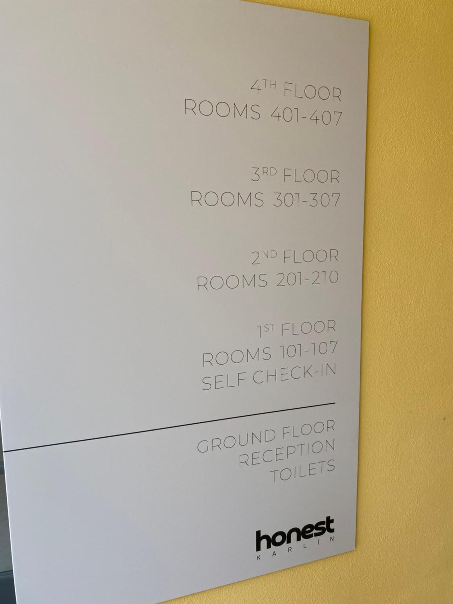 Aparthotel Honest Karlin Prag Exterior foto